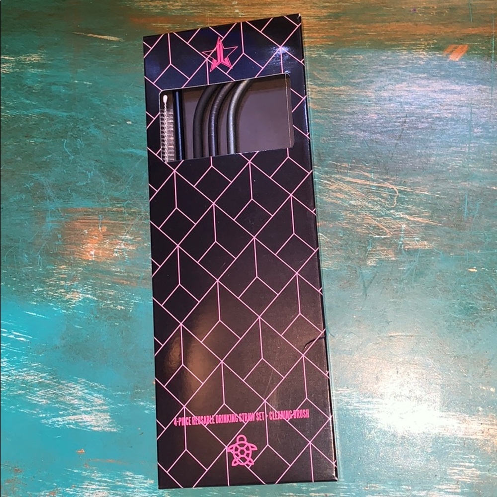 Jeffree Star Black Reusable Straw Set